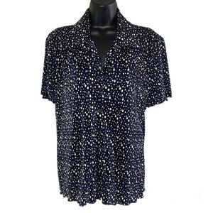 Vintage 🧚‍♀️Women’s Navy Polka Dot Pleated Short Sleeve Button Down Blouse
